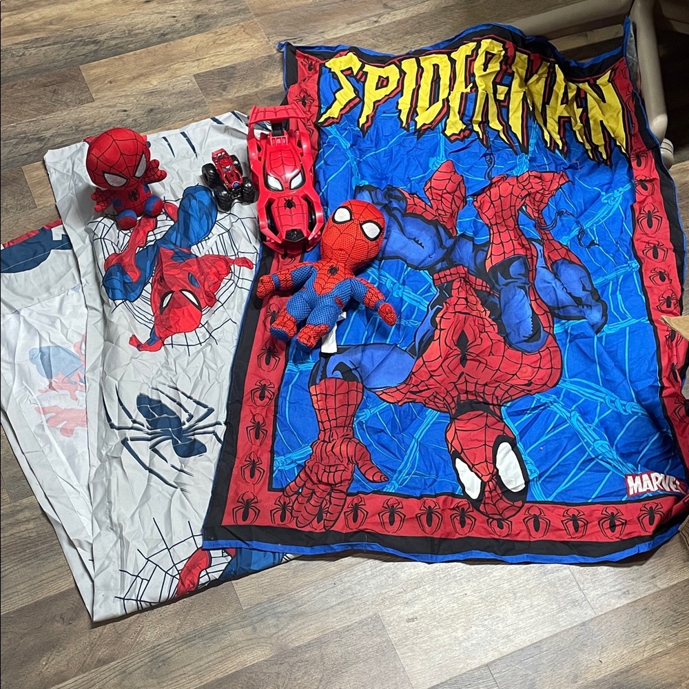 Marvel Spider-Man curtains & push cars, 2 stuffed animals